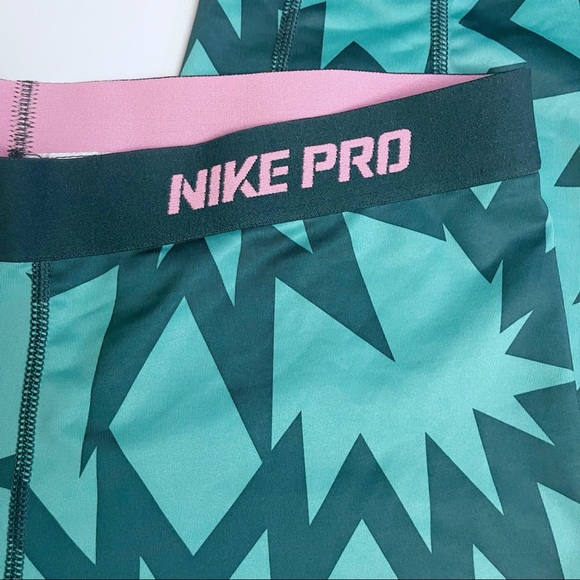 NIKE PRO Capri Leggings Large Green Teal Pattern - Picture 2 of 4